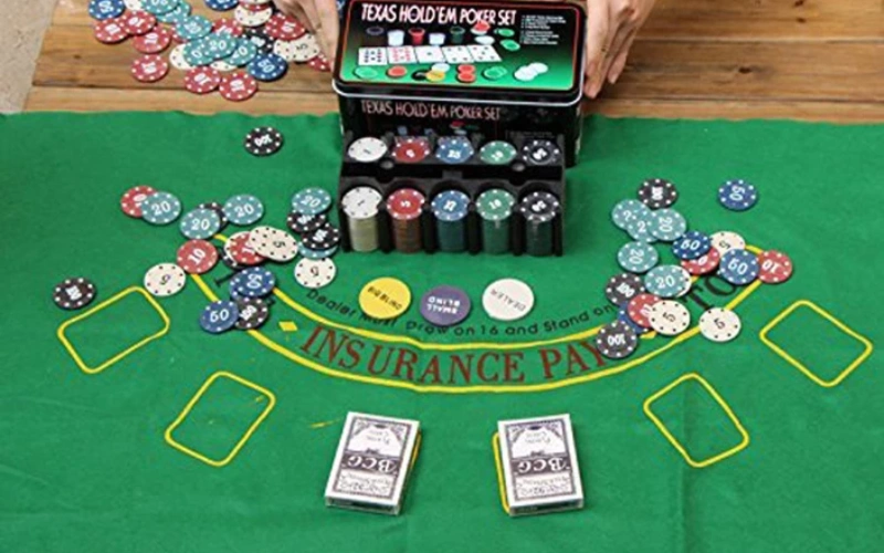 Poker Game at Zynga Poker body image